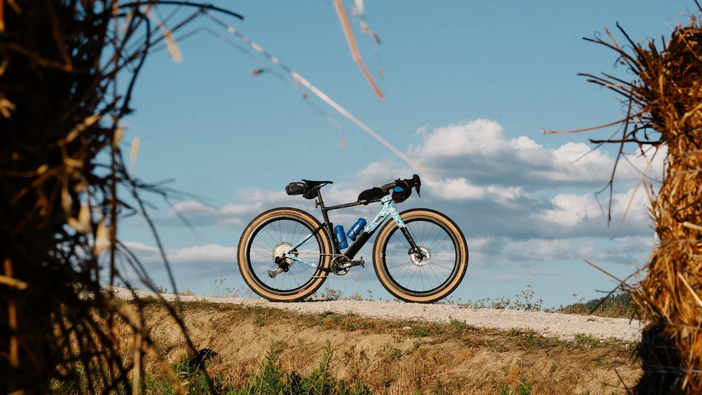 terracina-italy-single-bicycle-bike-with-basket-2021-08-27-09-17-16-utc (1).jpg