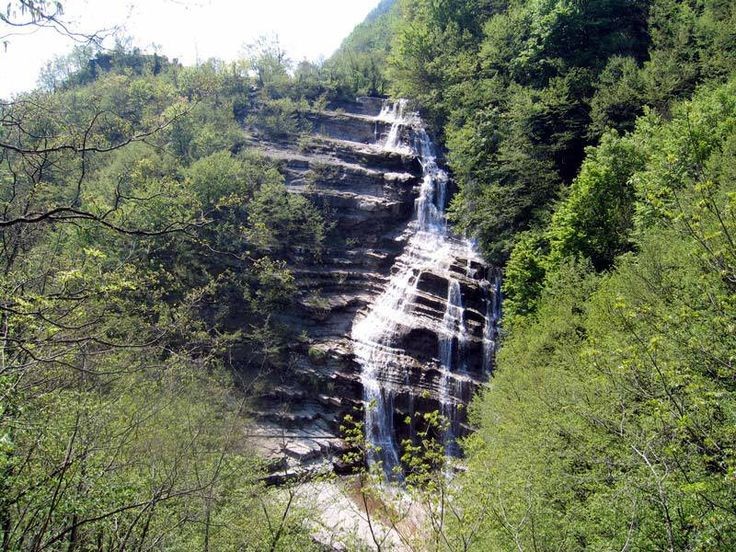 acquacheta-watterfall.jpg